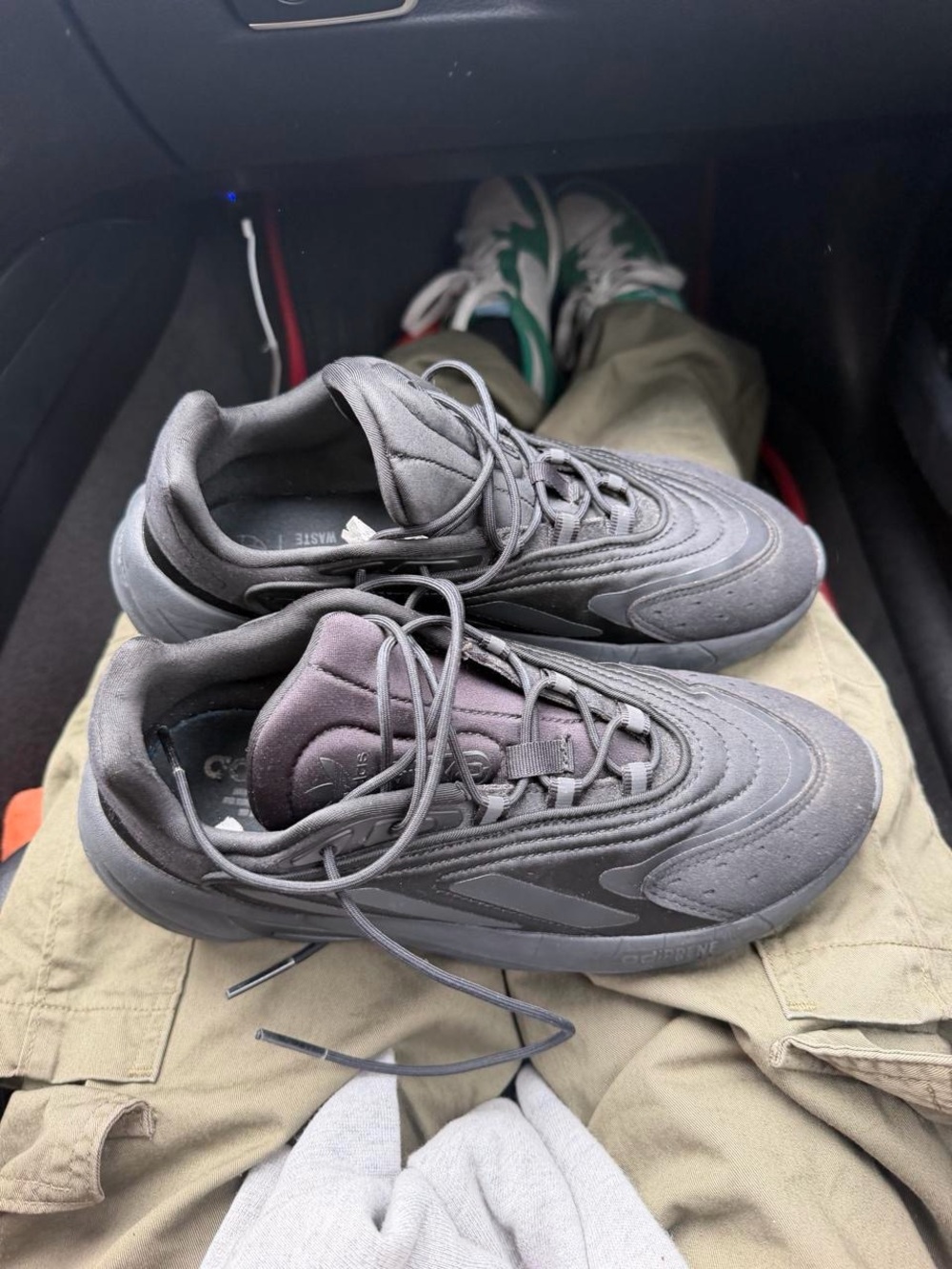 Adidas Ozelia Men's Sneakers